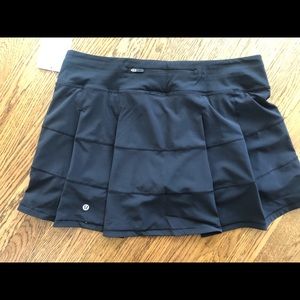 Lululemon black tennis skirt size 10 NWT